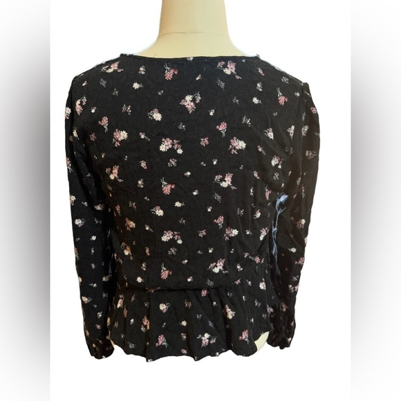 Daisy and Delilah Kristen Ruched Top Size L - Picture 5 of 7